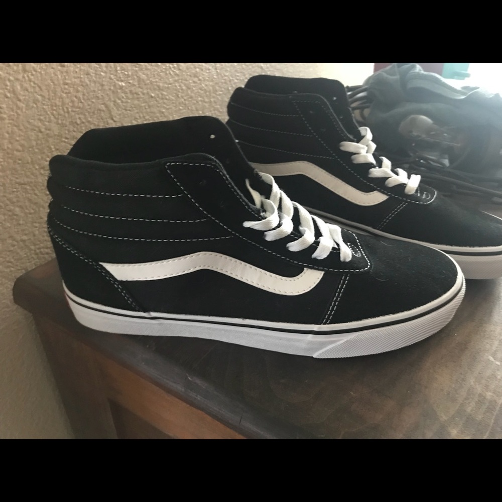 Vans sk-8 hi tops men’s size 10 women’s 12 NEW